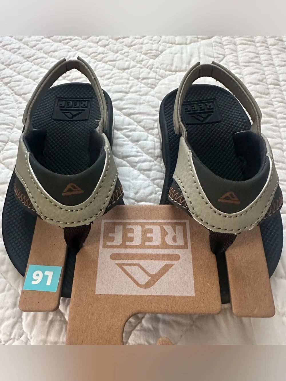 NWT~Reef Toddler Black and Tan Sandals, Size L6